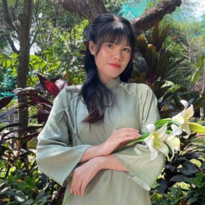 Ms. Queenie (Biz-Visitor)